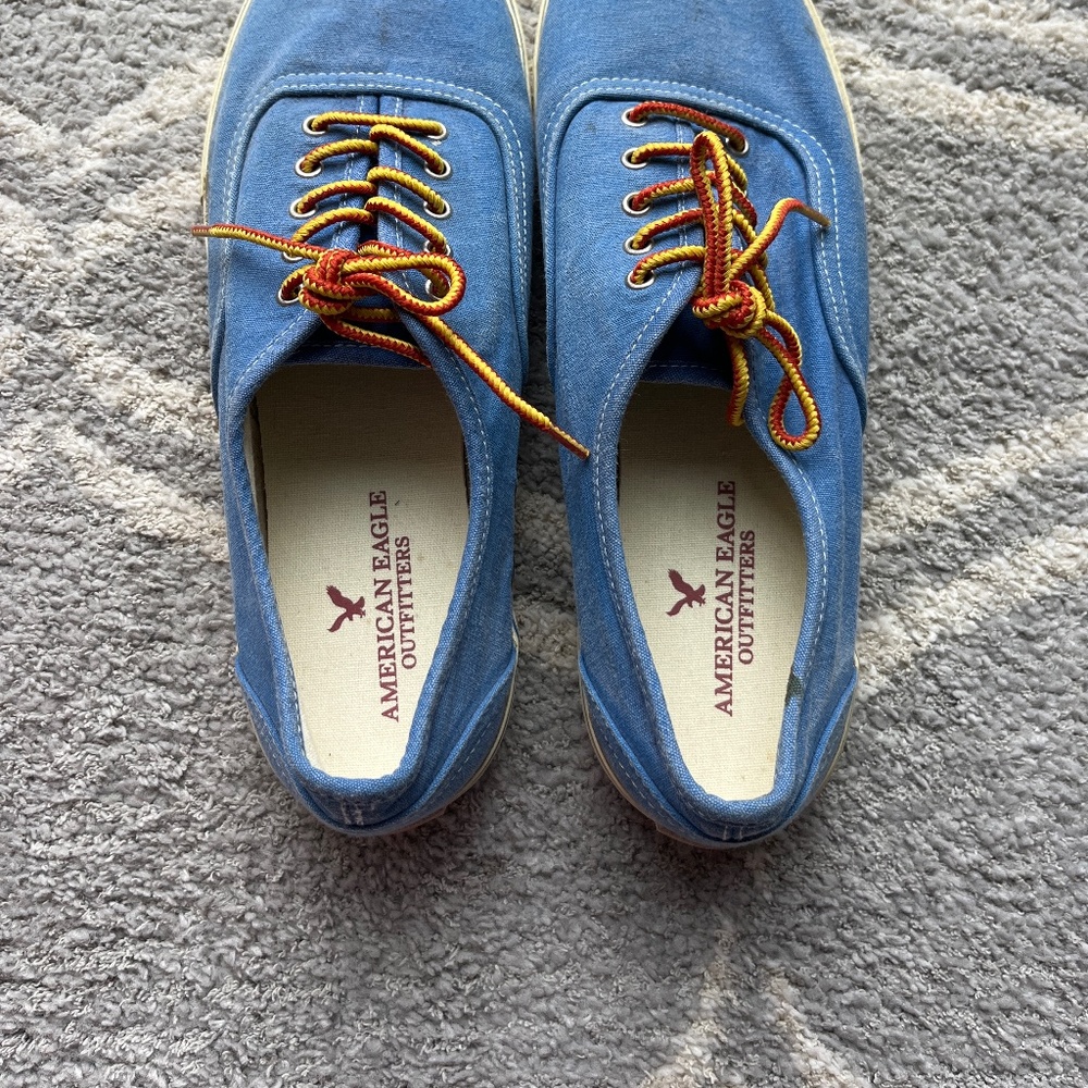 American eagle Men’s canvas sneakers size 11